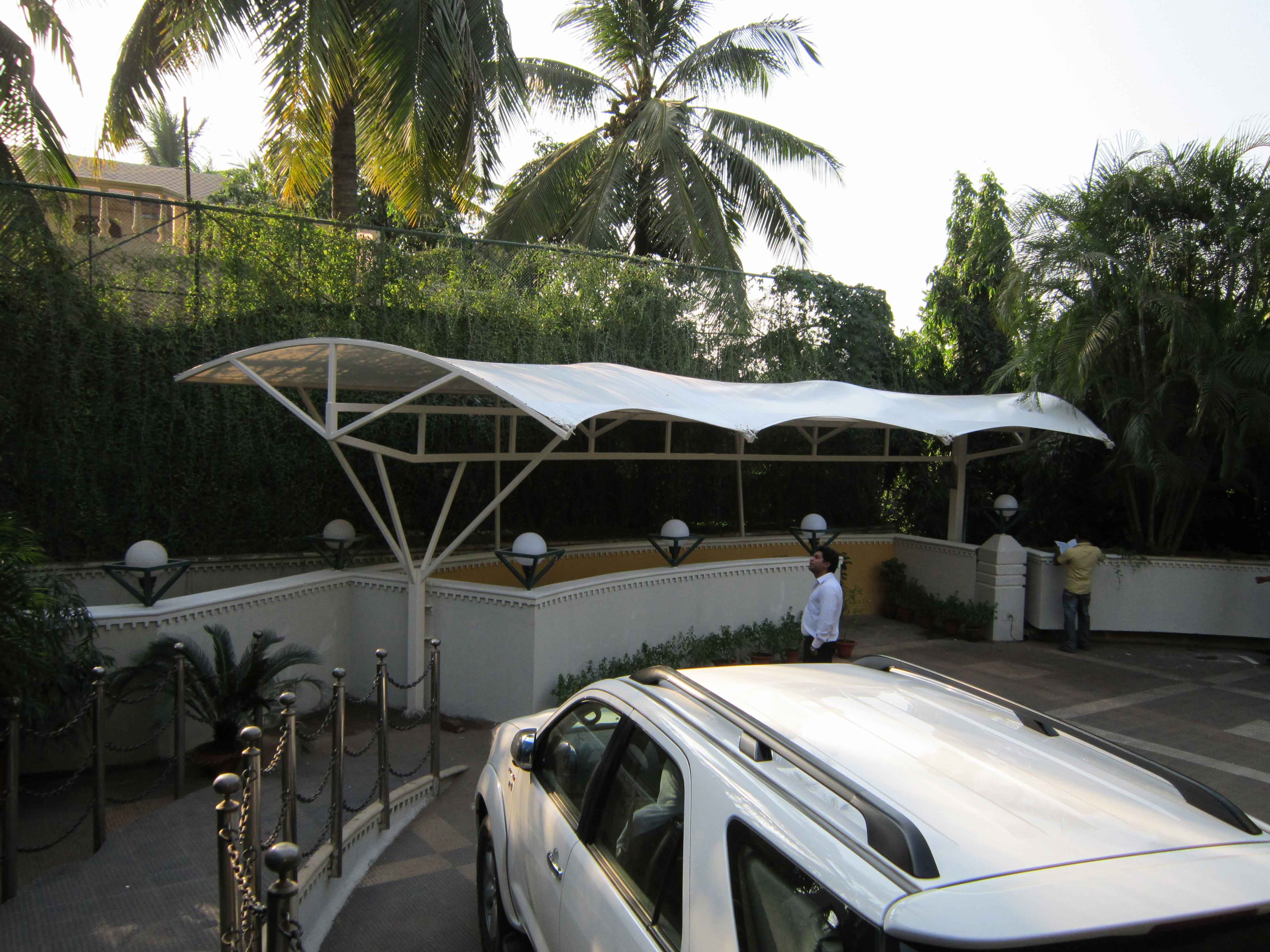 LANDSCAPE FABRIC STRUCTURE OF THE CROWN HOTEL